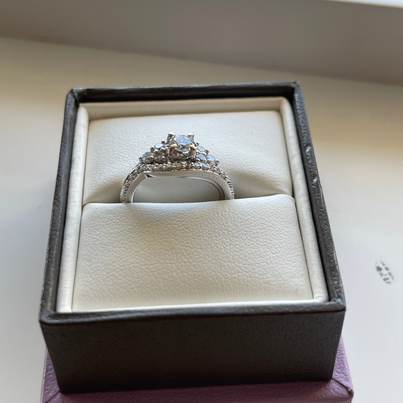 Engagement and wedding band set - Picture 1 of 7